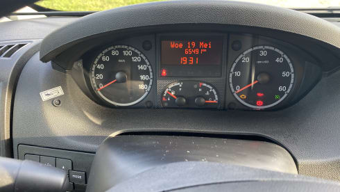 Burstner ixeo time 734 – Very luxurious camper queen-size bed air conditioning Nespresso