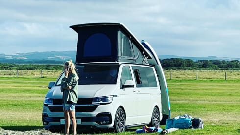 The Lillie camper – 4 berth VW T6.1 camper with awning