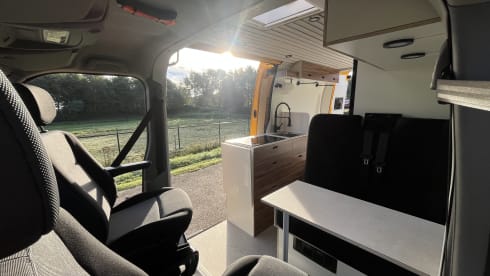 Cheerful L2H2 Camper 2020 (Off-Grid)