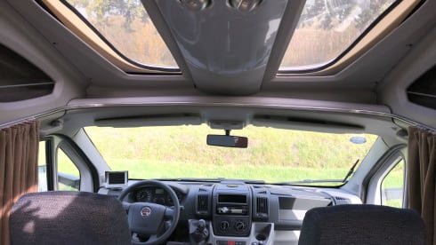 "Napoleon" – Dog friendly - roof air conditioning - powerful - luxurious - complete