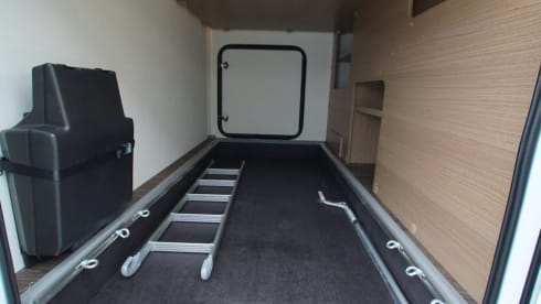 Wille – Automatic, Hymer Carado 4 person family camper, long beds! 