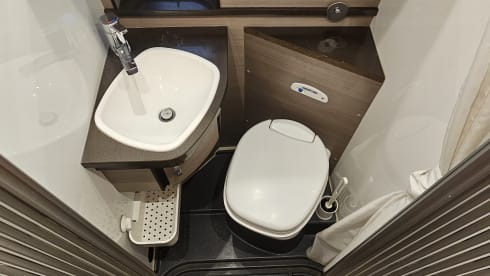 Black Rhino – Compact (5m41) Hobby K55, Automatic 150pk Fiat Ducato, with all the luxury
