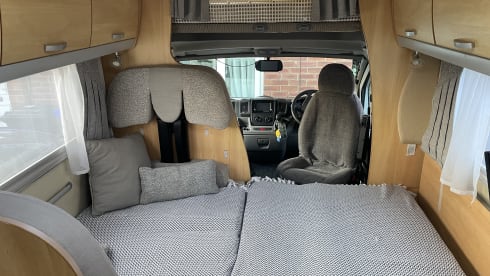 Journey cruiser – 5 berth ace adventurer from 2009 (7.5t - C1 license required)