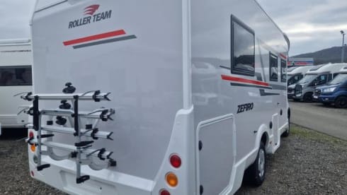 Holly – 2025 Roller Team Zener 696- 5 berth 