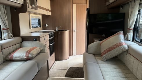 The Tardis – 2 berth Coachbuilt motorhome - Pets Welcome