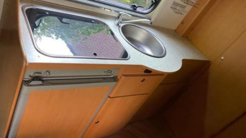 Fijne gezinscamper met 6 zit & slaapplaatsen.  – 6p Fiat alcove from 2004