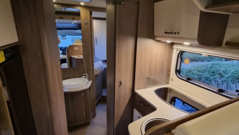 4p Bürstner camper 2016 KM FREE!