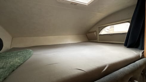 Cozy and complete 5 person camper