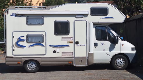 CHARLIE III – CAMPER