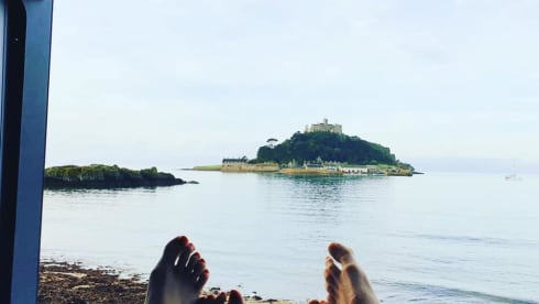 Arnold – "Arnie" T5 Volkswagen 2 Birth Campervan (5 Seater Fully Insured)