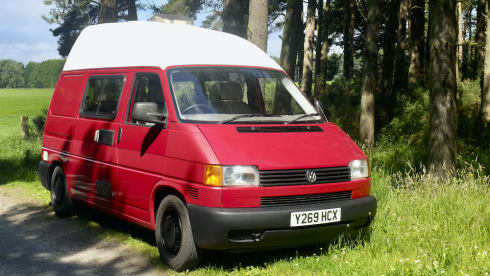 "Thermos" – VW T4 del 2002 con 2 posti letto - a 3 miglia dall'aeroporto di Inverness - *assicurazione inclusa*