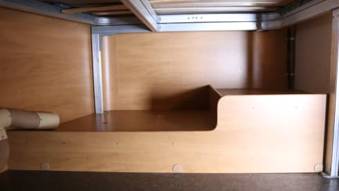 Hymer vast bed – Luxury entrance Hymer B574