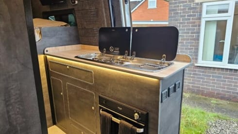Sprinterella – Off-Grid Mercedes Benz Sprinter - great spec