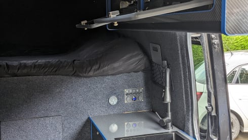Luxury adventurer with large garage. – Mercedes Sprinter Campervan - Shower - Huge Garage - Off Grid