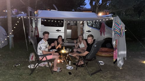 Brum – 2p Renault Master DIY Camper von 2012