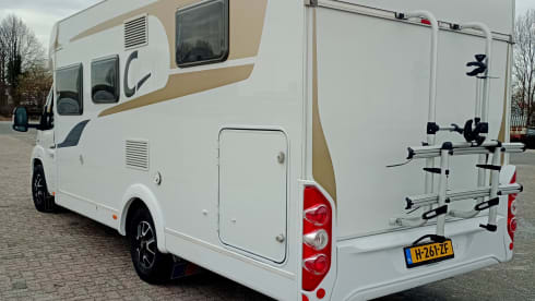Spacious neat 2 pers. carado / hymer camper.
