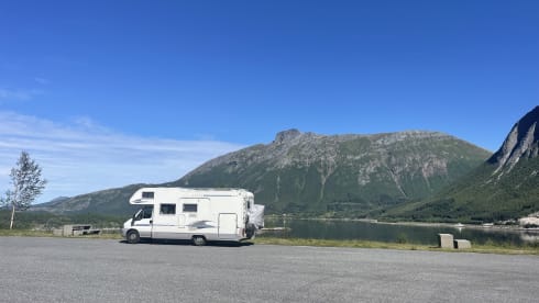 Ons huisje – Off-grid 5P alkoof Adria met Maxxfan