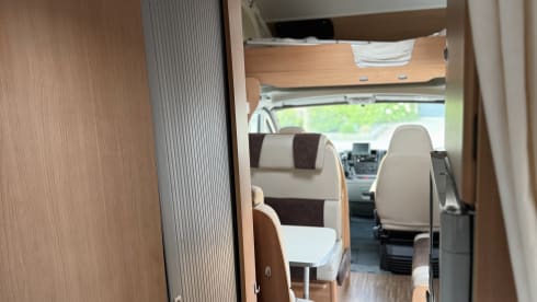 Nice spacious family camper (2011)!