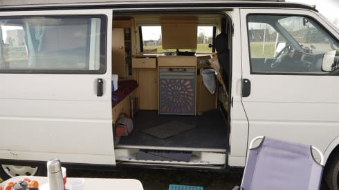 Compact extended Volkswagen with lifting roof