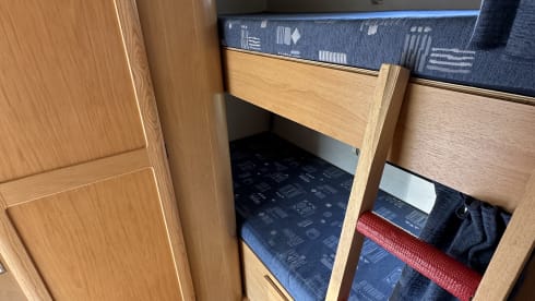 JoyRider – Camper with sloping ceilings for 7 people
