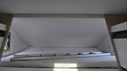 Lottie – 7 berth Sun Living a70dk AUTOMATIC 2021 7 belts