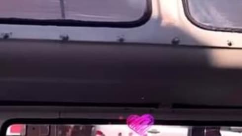 Ruby Tuesday  – Volkswagen Campervan mit 4 Schlafplätzen plus Rundzelt mit 4 Schlafplätzen 