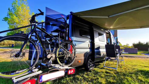 Adria Supreme LUXE bus camper (automatic / year 2021)