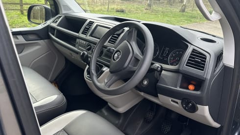 Camper van Dijk – 4 berth Volkswagen Transporter Pop Top Camper