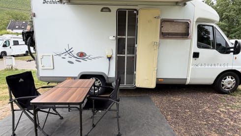 Neat, reliable, and compact 4-seater semi-integrated motorhome from 2002