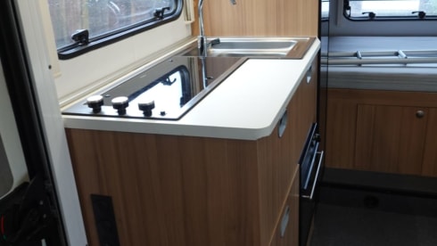 7 berth Adria sun living 2018