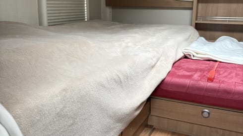 2p Hymer semi-integrated uit 2015