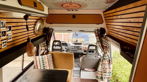 Tina – Retro Hippie Ford Transit Camper Petrol