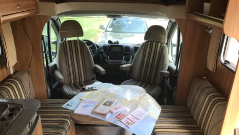 Lovely compact 2-person camper