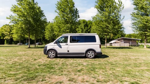 4p Volkswagen campervan from 2004