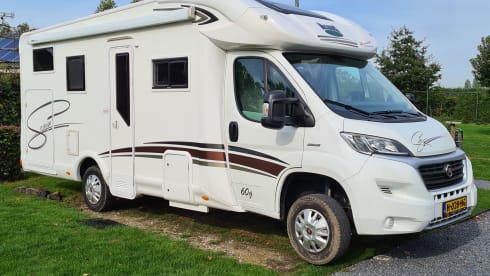 Beautiful 2 to 5 person MC Louis Sovereign 60G motorhome