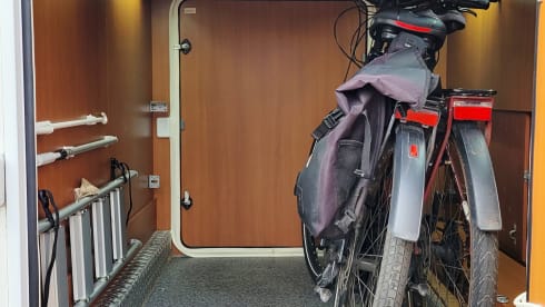 Vakantiehuisje op wielen – Schicker 4-Personen-Camper McLouis