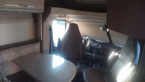 Ixeo  – 4p Bürstner semi-integrated from 2016