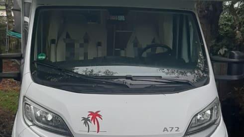 Sunlight A72 – Ideal spacious and neat alcove family camper.