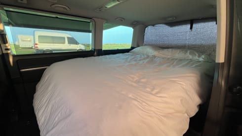 Carol – 2019 VW T6 Caravelle, 4 berth + a cosy bell tent & stove!