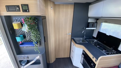 Coral suite on wheels – Luxury 2 person Adria Coral 650DL automatic transmission semi-integrated from 2022