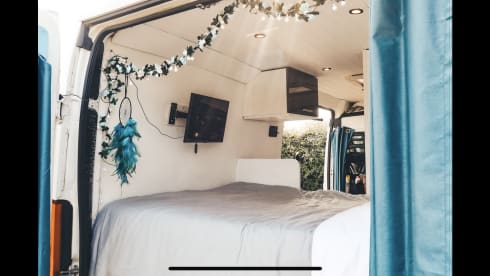 Bailey The Campervan  – Don’t Stop Exploring 