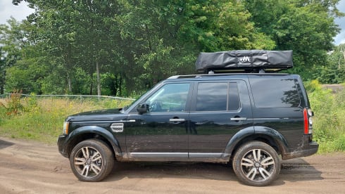 Disco – 2p Land Rover with roof tent 
