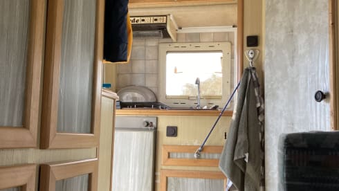 4p Peugeot alcove from 1990