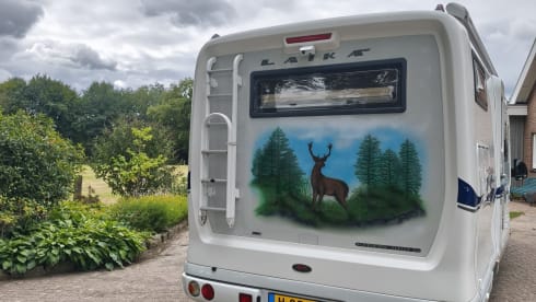 🦌🚎 – 🚐 Unique Laika with a powerful 2.8JTD engine and XXL garage