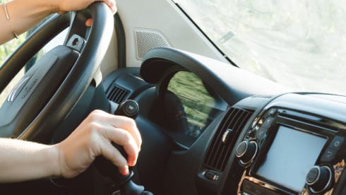 BLACK FOX – Experience the comfort and self-sufficiency of our off-grid campervan