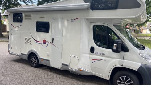 Beautiful 6-person camper, fully equipped, dogs allowed