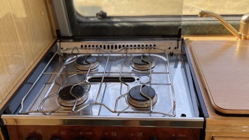 Tali – 4 berth Peugeot bus from 2006