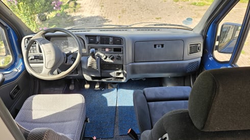 2p Peugeot bus from 1997