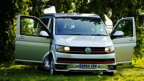 Miles – Miles, der luxuriöse Volkswagen Pop-Top-Wohnmobil mit 4 Schlafplätzen