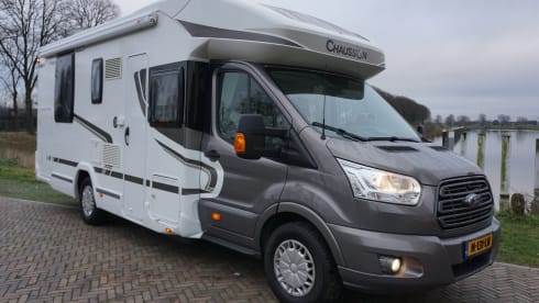 4p Chausson Semi-Integrated 